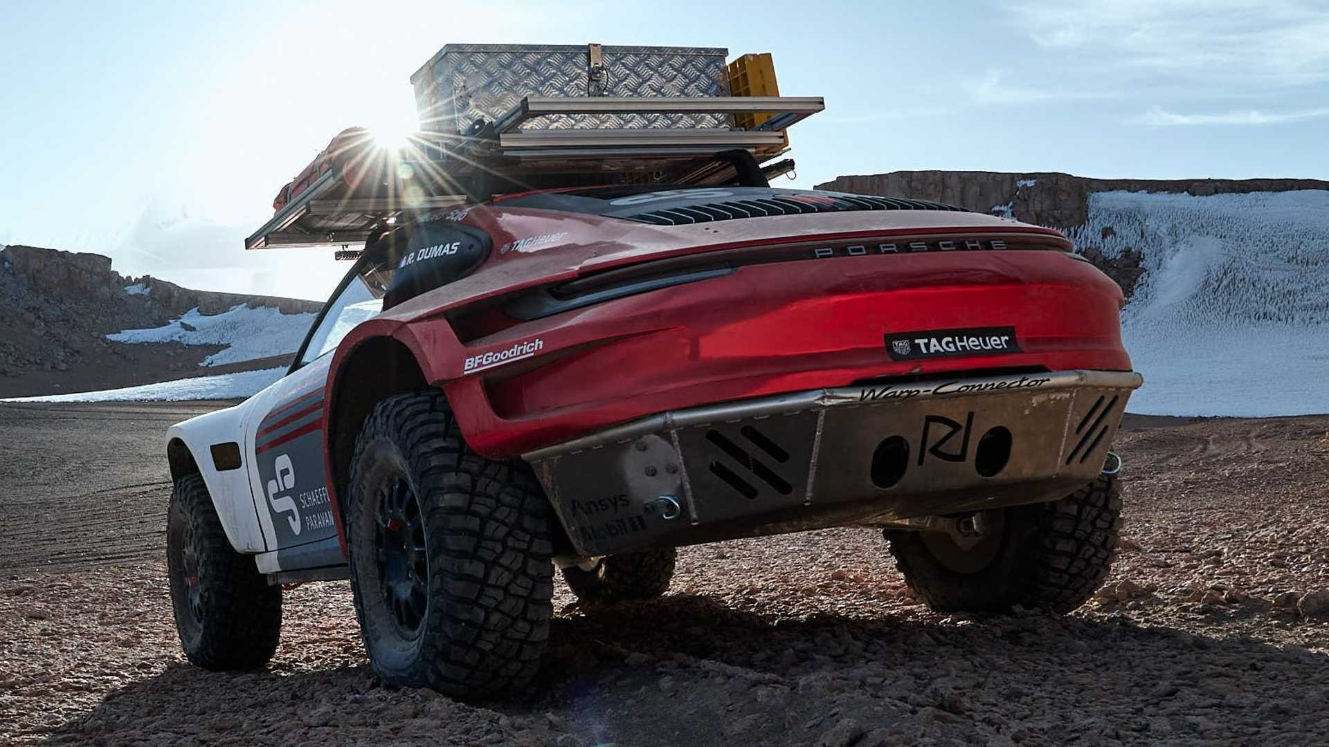 Porsche 911 sul vulcano Ojos: le foto ufficiali