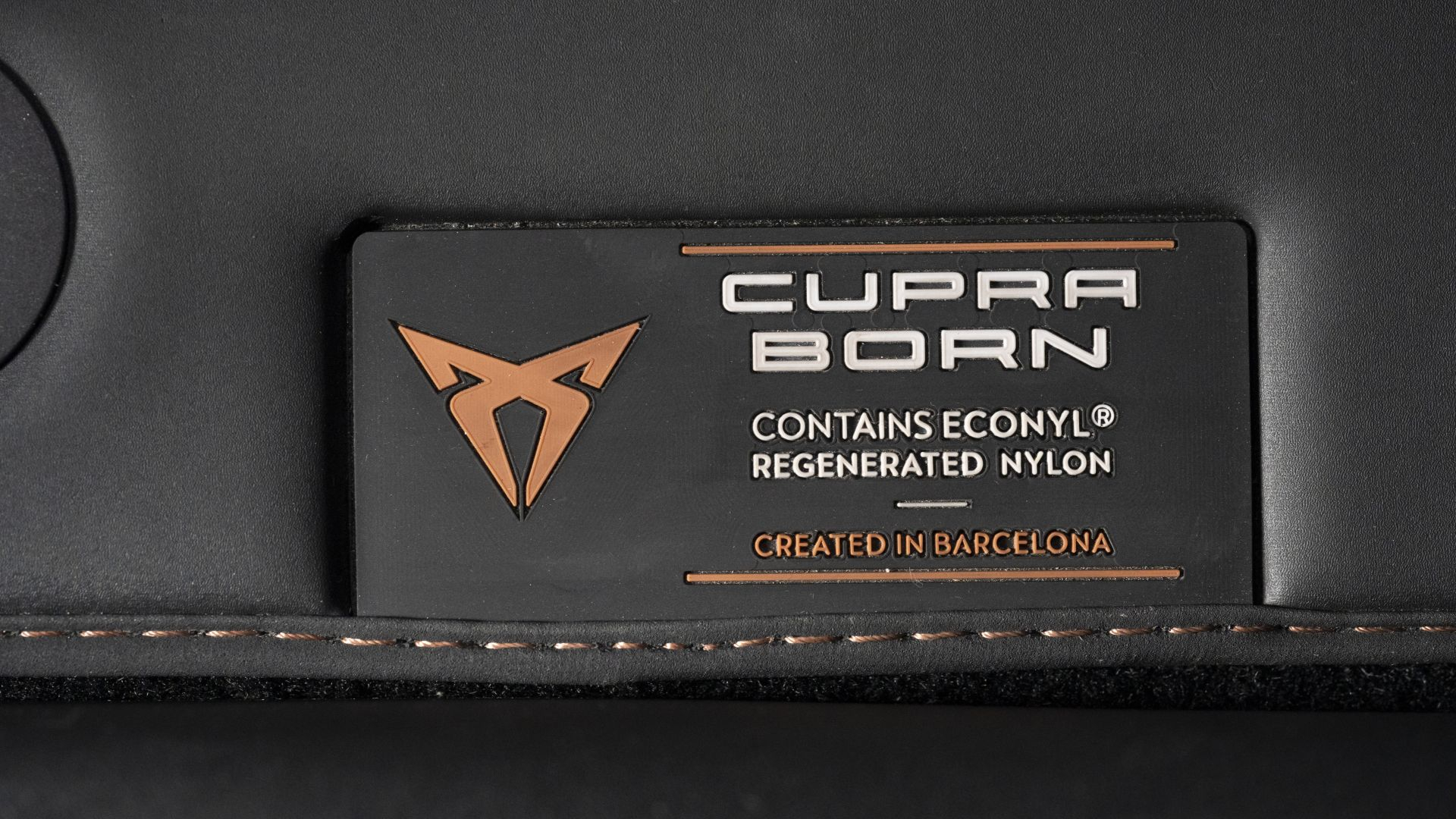 Cupra Born e-Boost: le immagini ufficiali