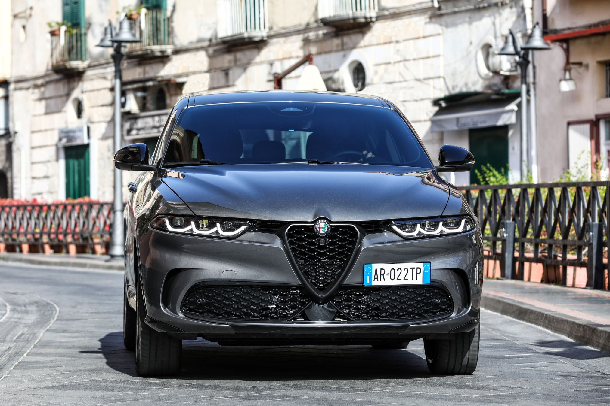 Alfa Romeo Tonale Plug-in Hybrid Q4: le foto ufficiali