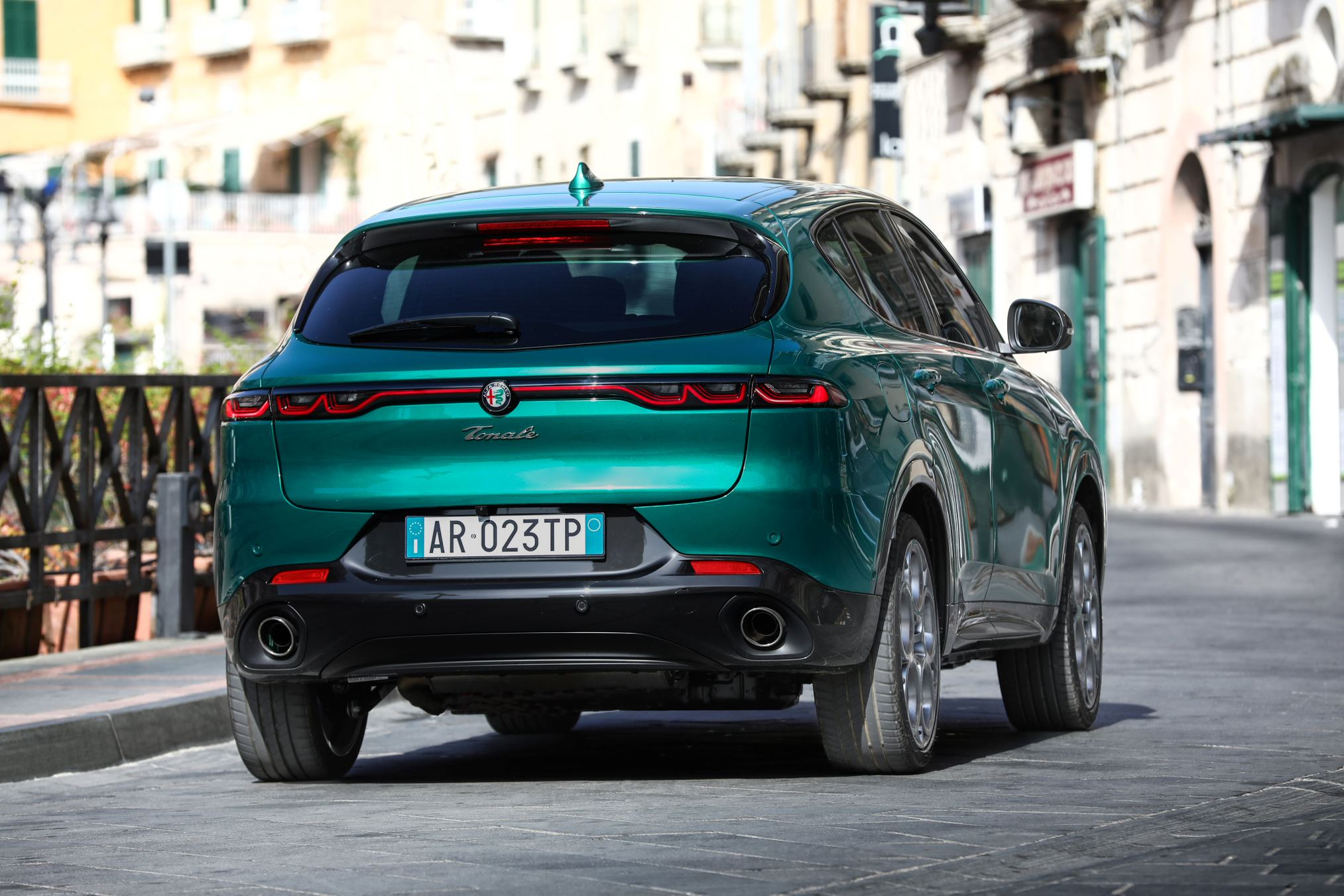 Alfa Romeo Tonale Plug-in Hybrid Q4: le foto ufficiali