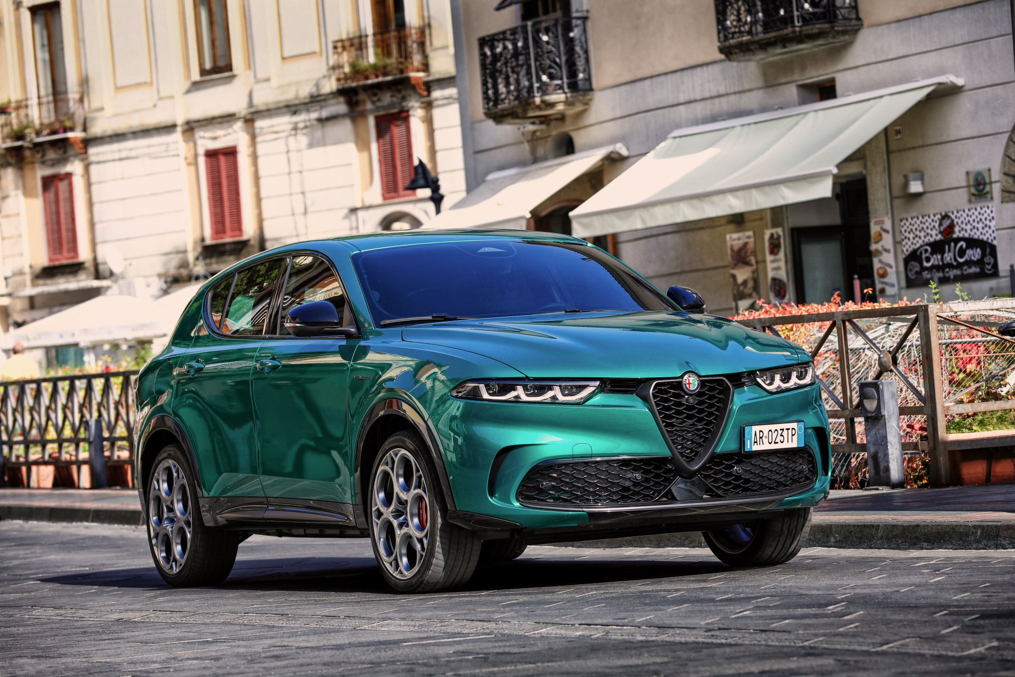 Alfa Romeo Tonale Plug-in Hybrid Q4: le foto ufficiali