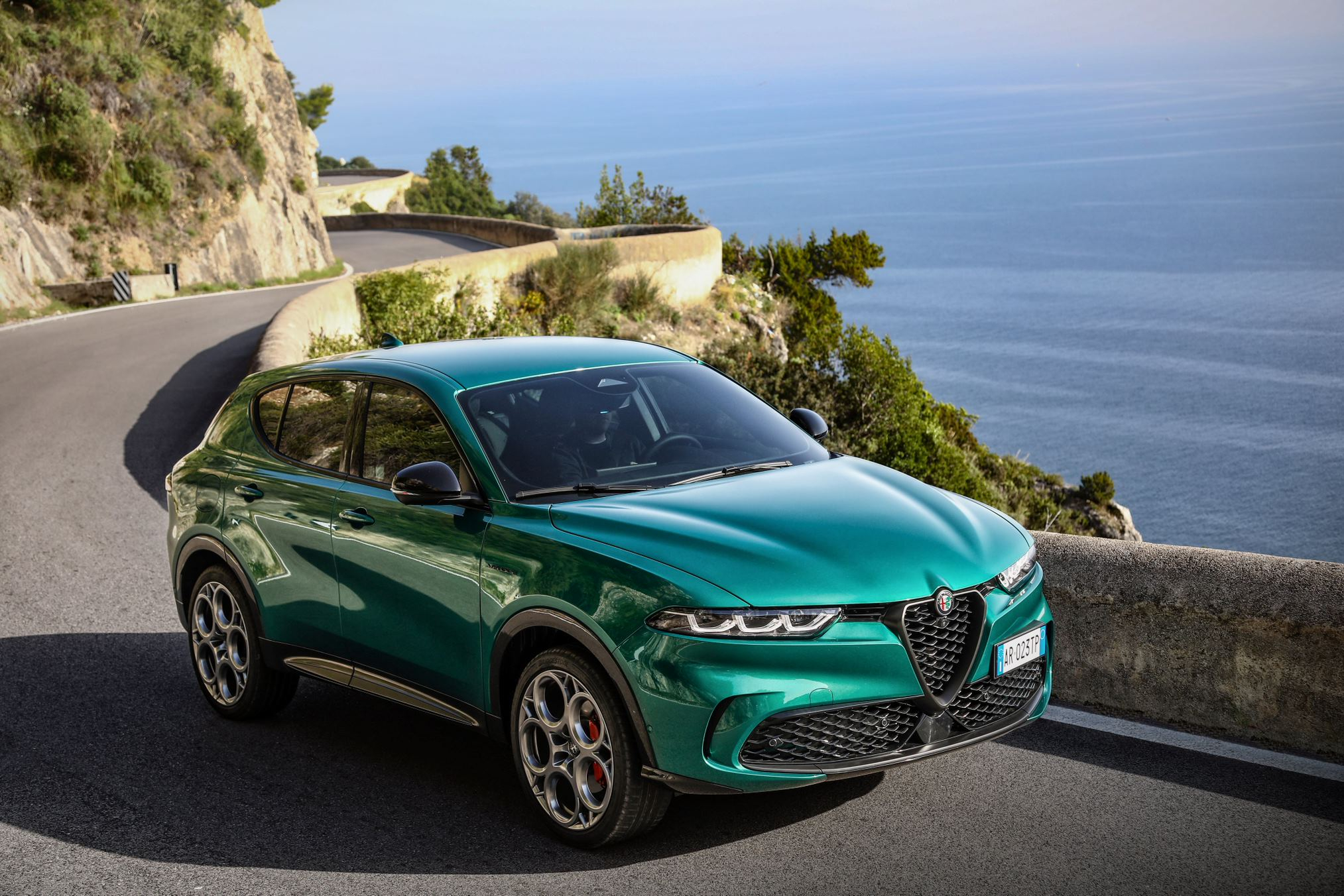 Alfa Romeo Tonale Plug-in Hybrid Q4: le foto ufficiali