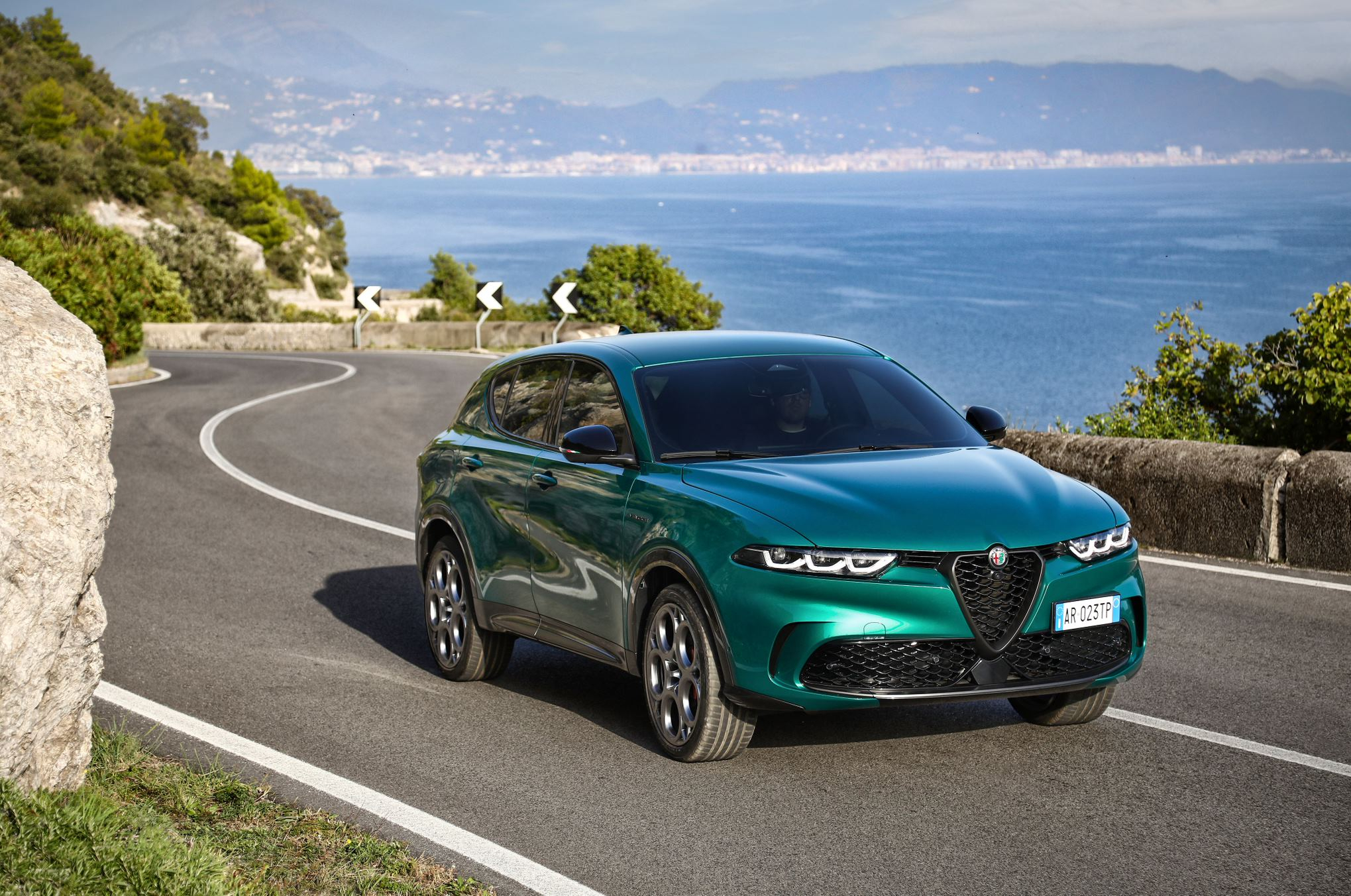 Alfa Romeo Tonale Plug-in Hybrid Q4: le foto ufficiali