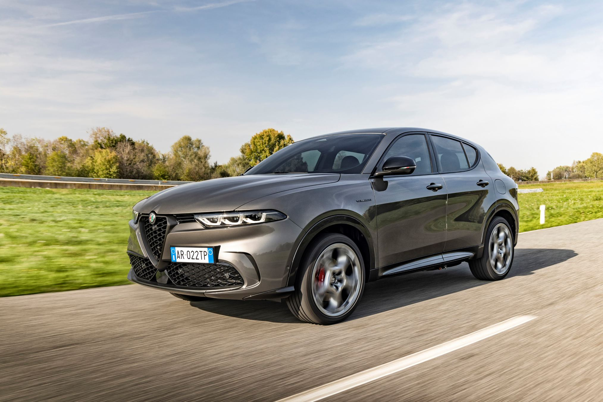 Alfa Romeo Tonale Plug-in Hybrid Q4: le foto ufficiali