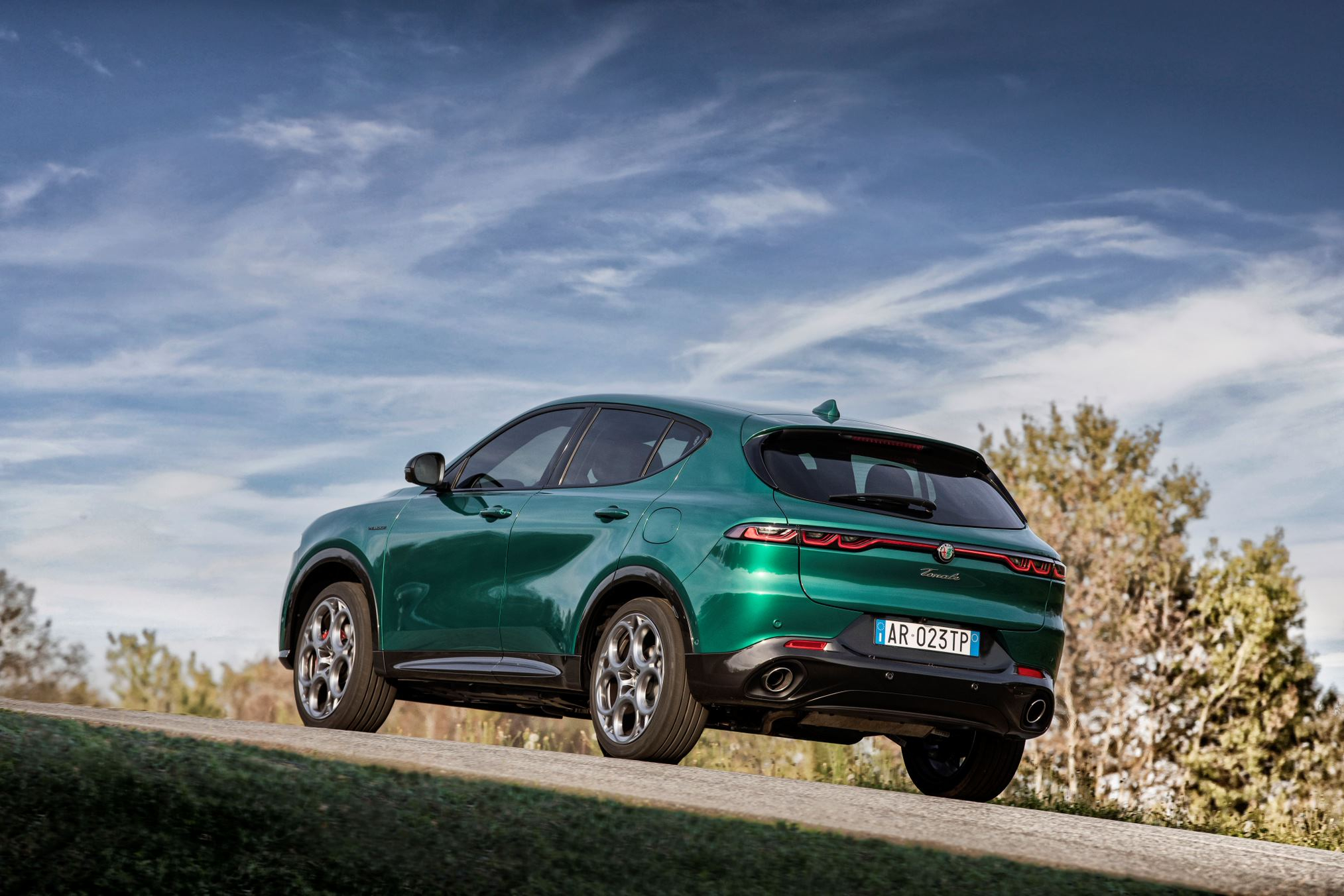 Alfa Romeo Tonale Plug-in Hybrid Q4: le foto ufficiali