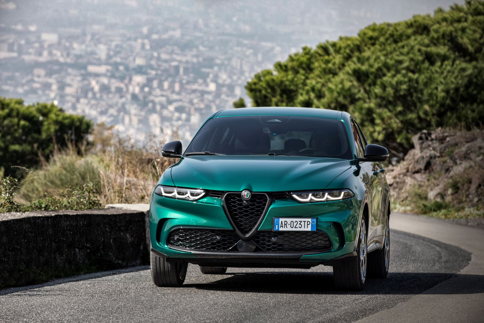 Alfa Romeo Tonale Plug-in Hybrid Q4: le foto ufficiali