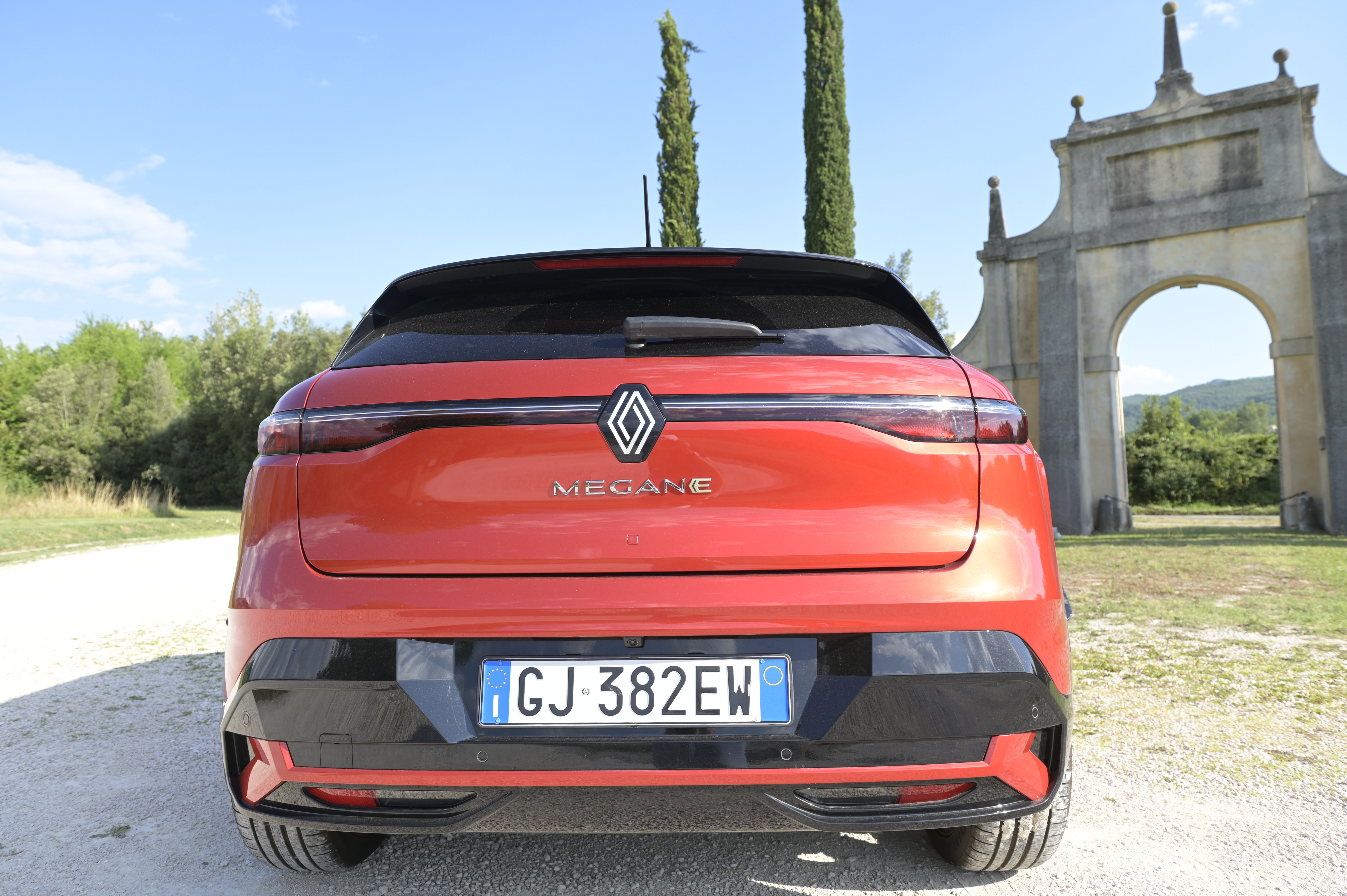 Renault Megane E-Tech: prova su strada