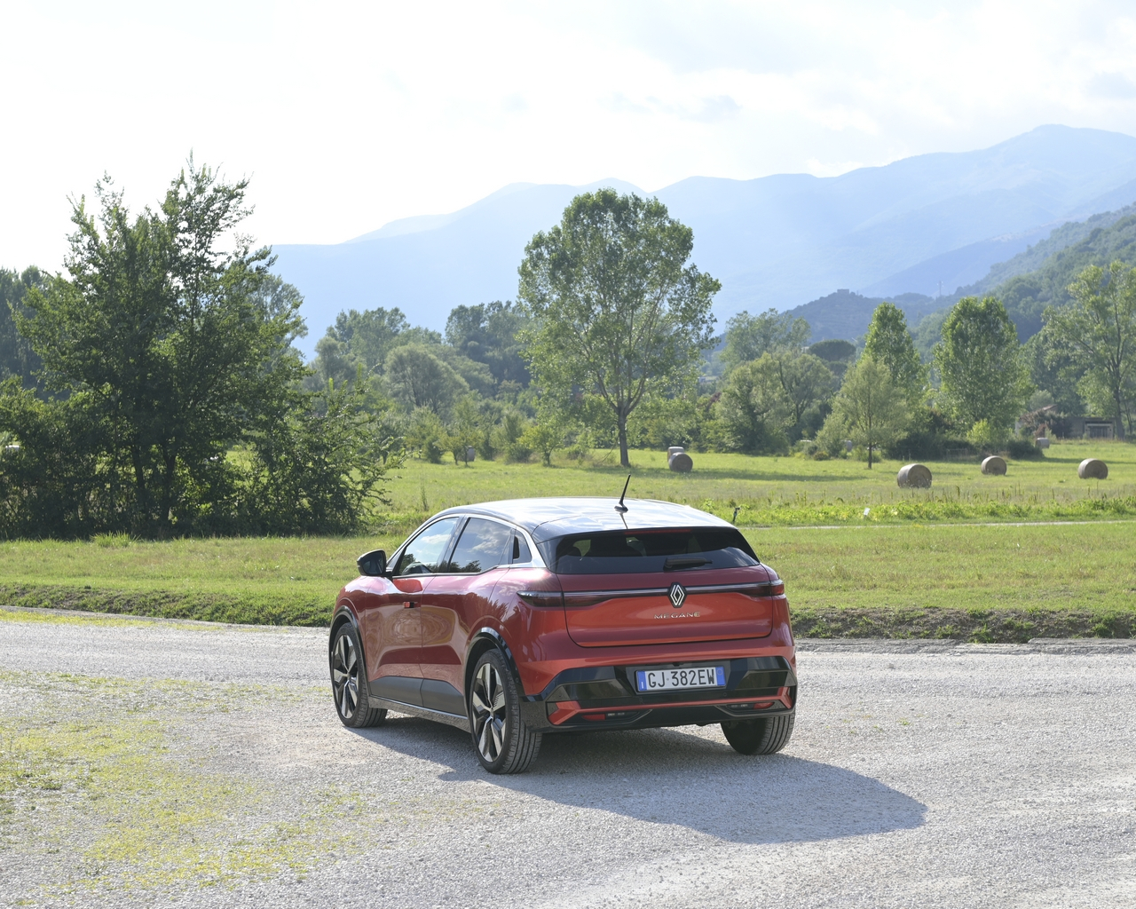 Renault Megane E-Tech: prova su strada