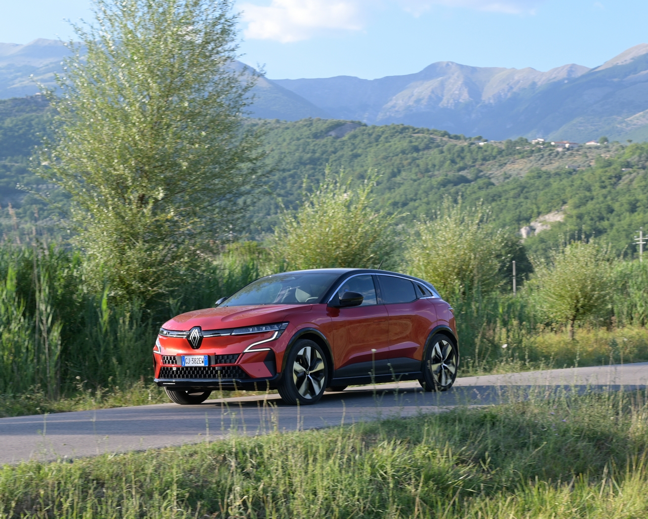 Renault Megane E-Tech: prova su strada