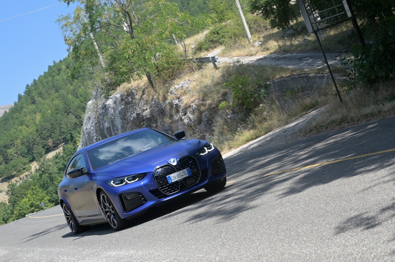 BMW i4 M50 Sport: prova su strada