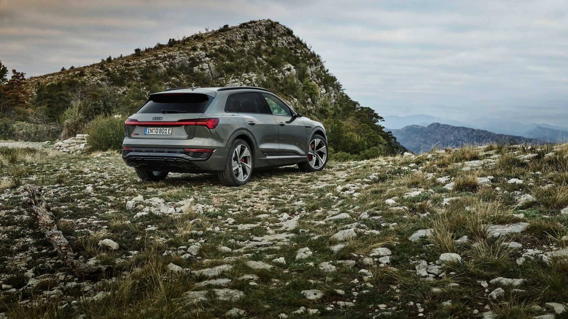 Audi Q8 e-tron: le immagini ufficiali