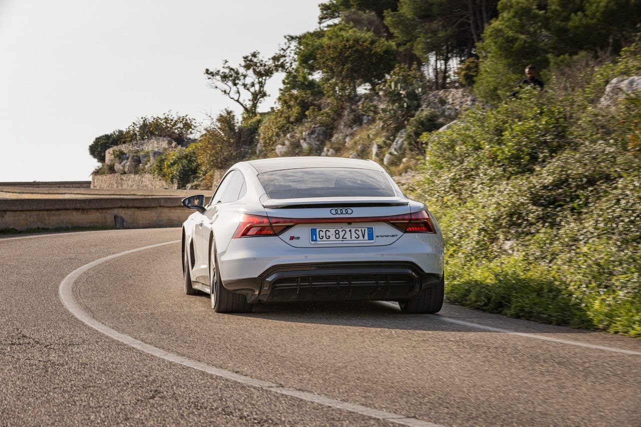 Audi RS6 VS RS e-tron GT: la guerra dei mondi