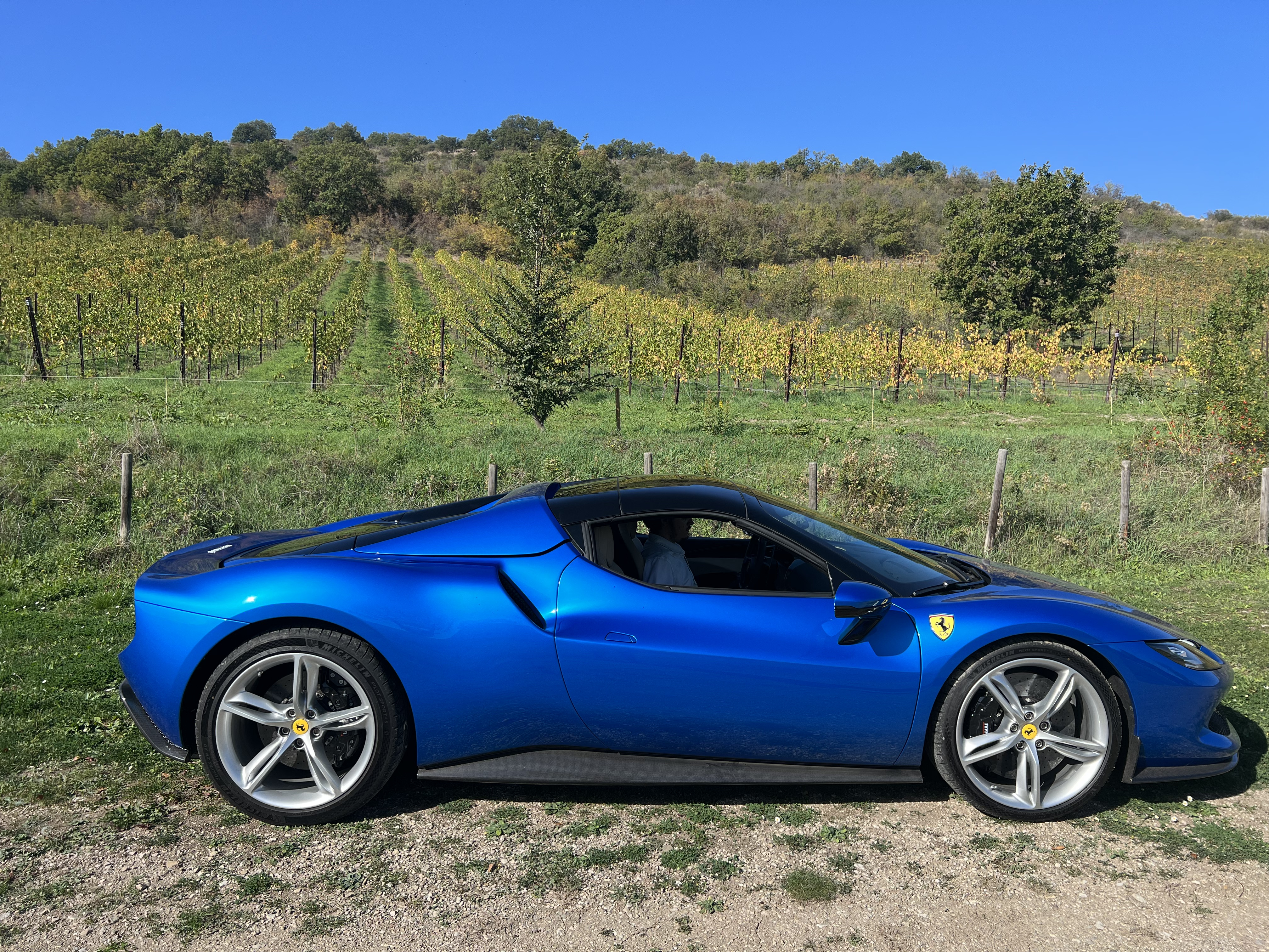 Ferrari 296 GTS: le foto della prova su strada