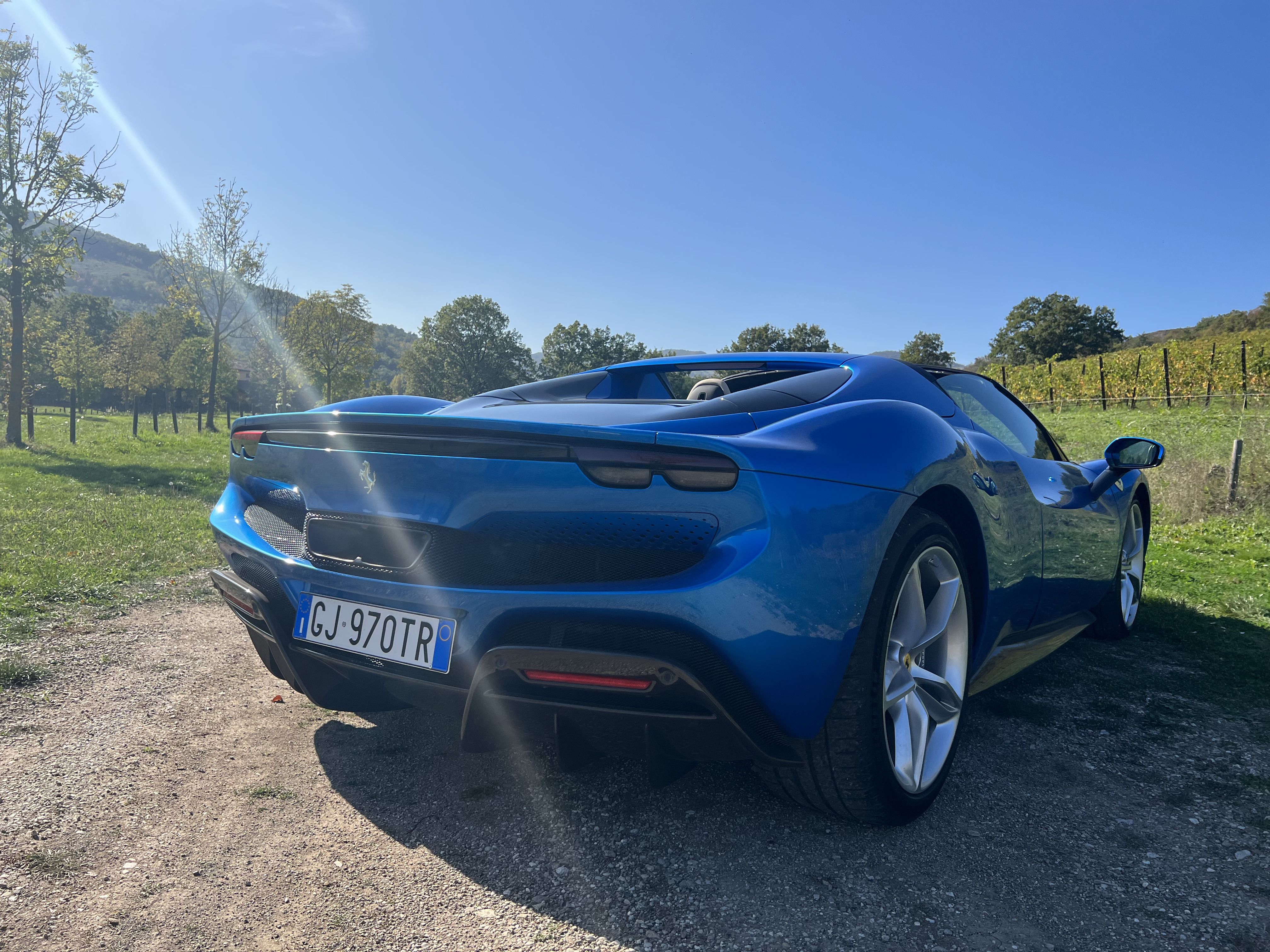 Ferrari 296 GTS: le foto della prova su strada