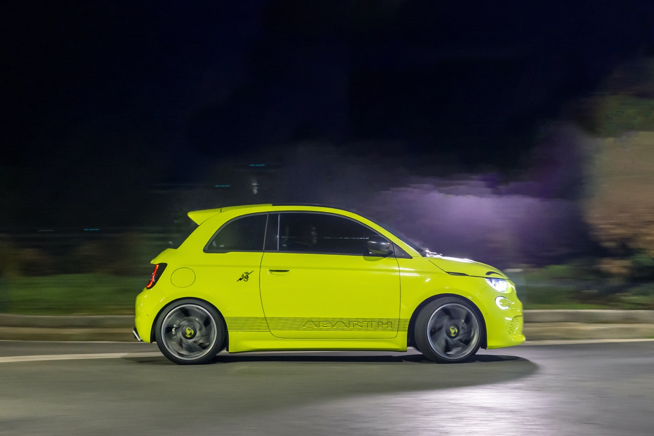 Abarth 500e: immagini ufficiali