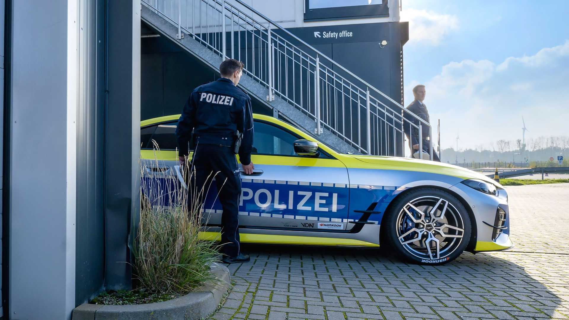 BMW i4 AC Schnitzer per polizia tedesca: immagini ufficiali