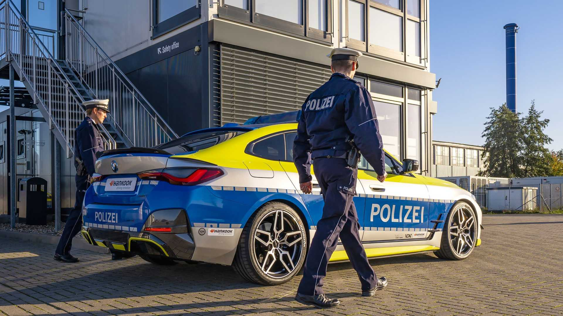 BMW i4 AC Schnitzer per polizia tedesca: immagini ufficiali