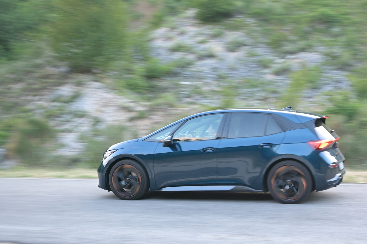 Cupra Born: la prova su strada