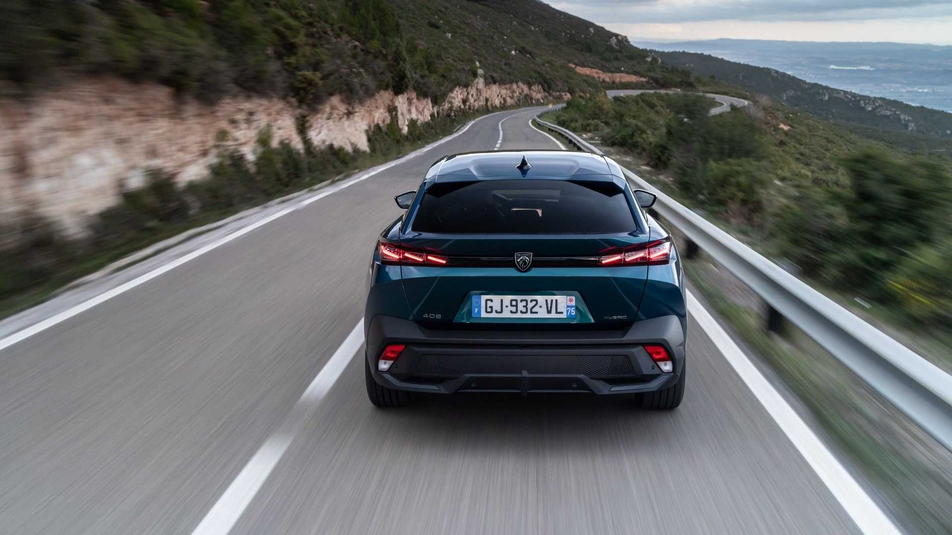 Peugeot 408: le foto ufficiali