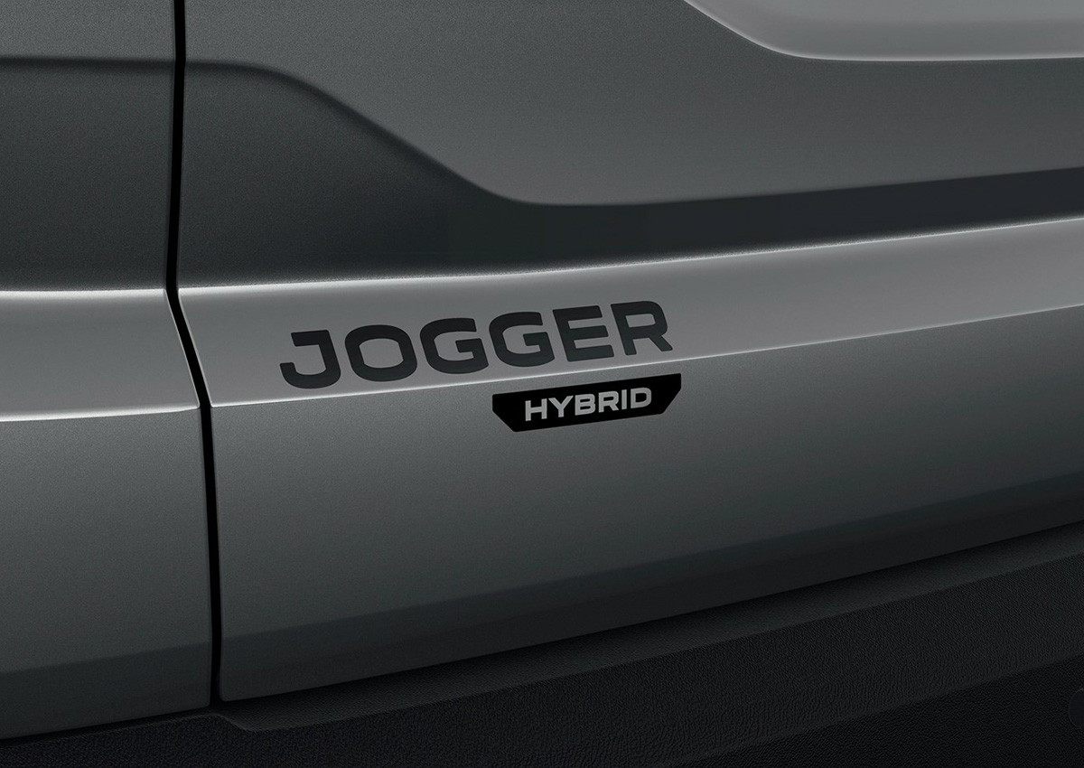 Dacia Jogger Hybrid 140: le foto ufficiali