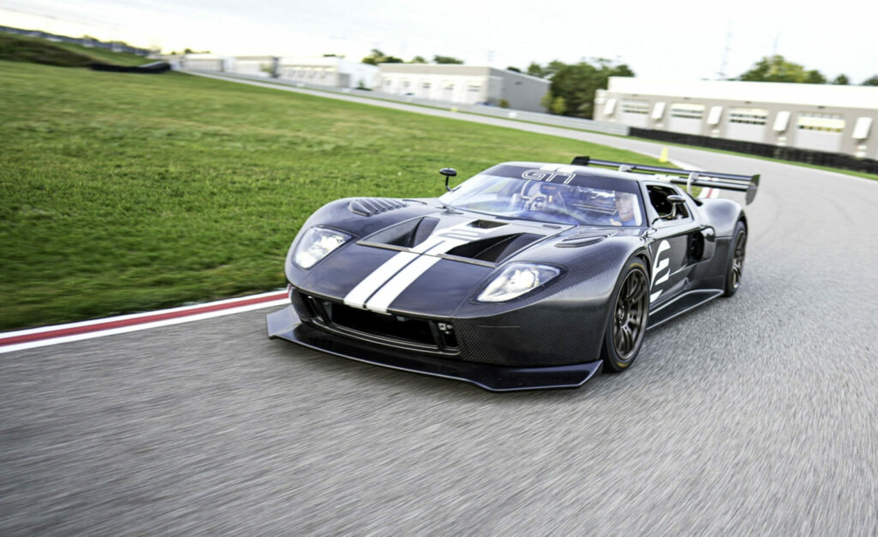 Ford GT diventa GT1: le foto ufficiali