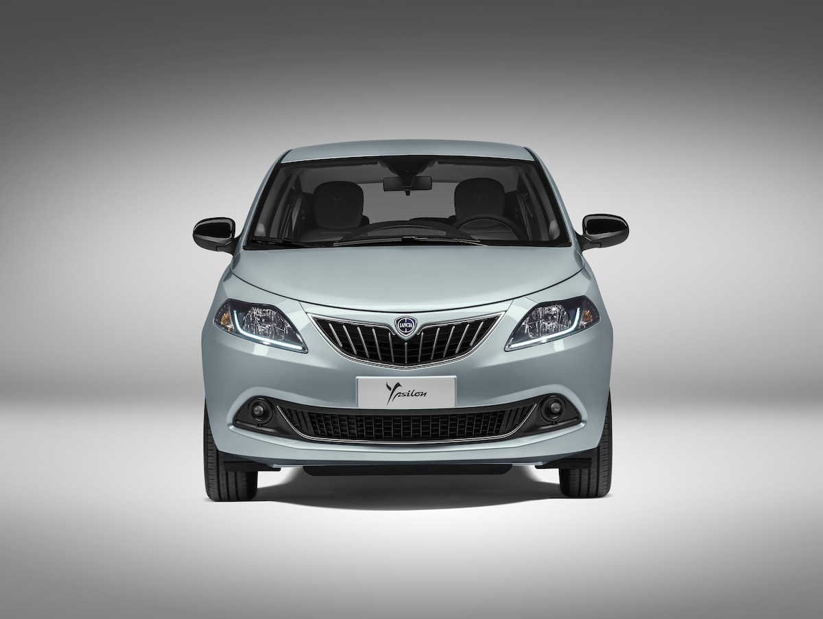 Lancia Ypsilon MY 2023: le foto