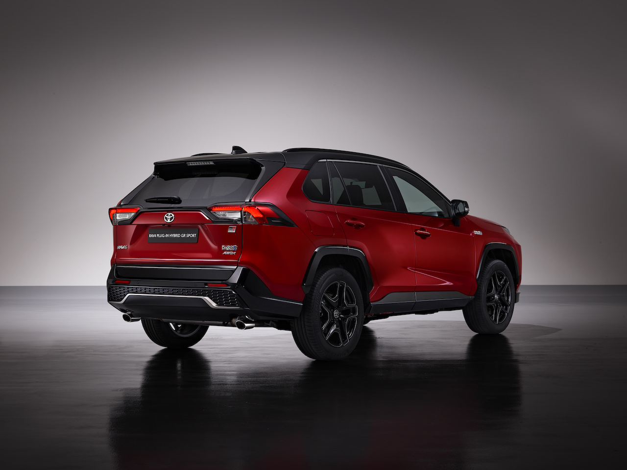 Toyota RAV4 Hybrid GR SPORT: le foto ufficiali