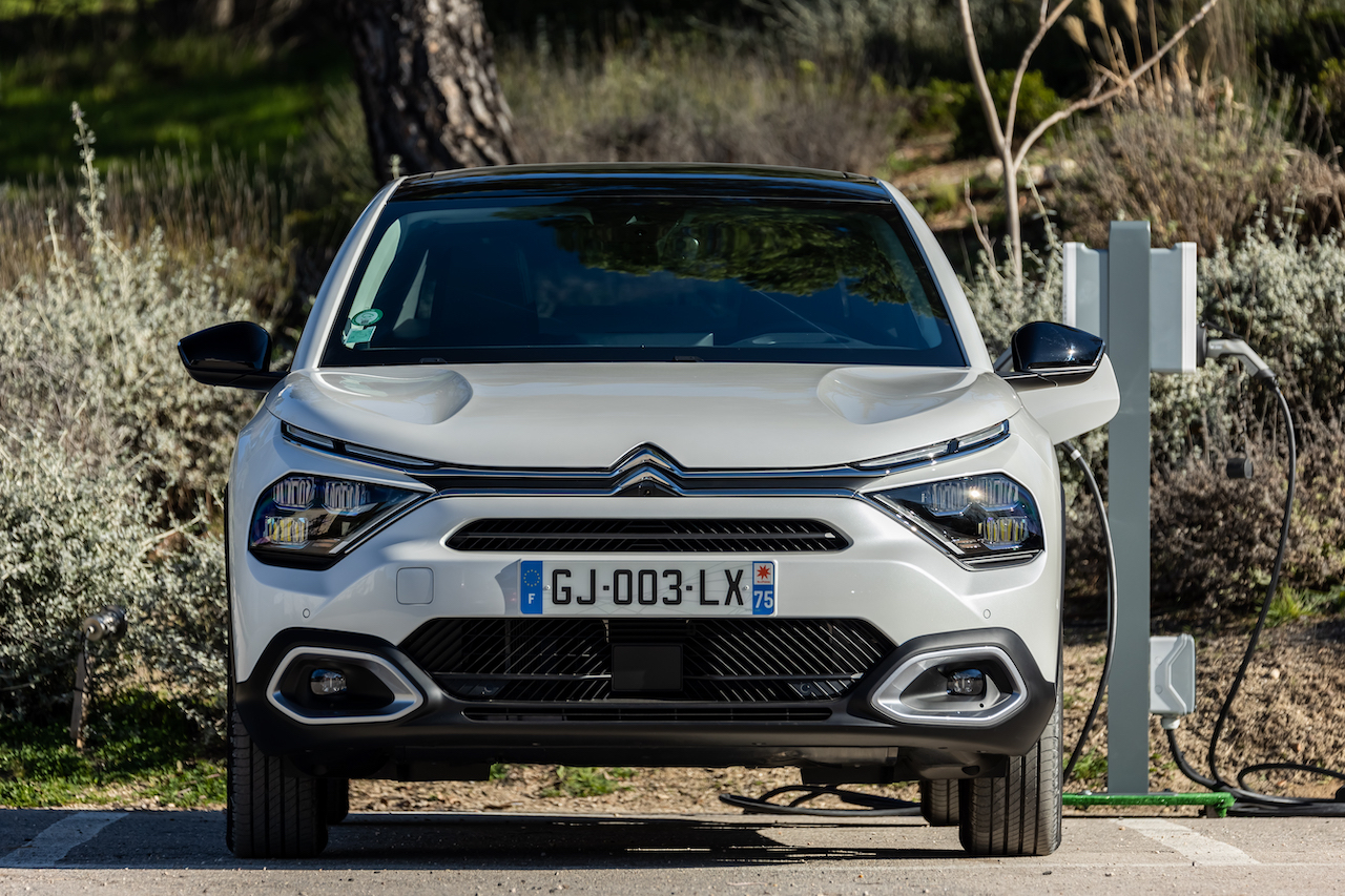 Citroen C4 X primo contatto: le foto