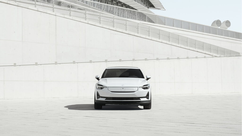 Polestar 2 2024: le foto