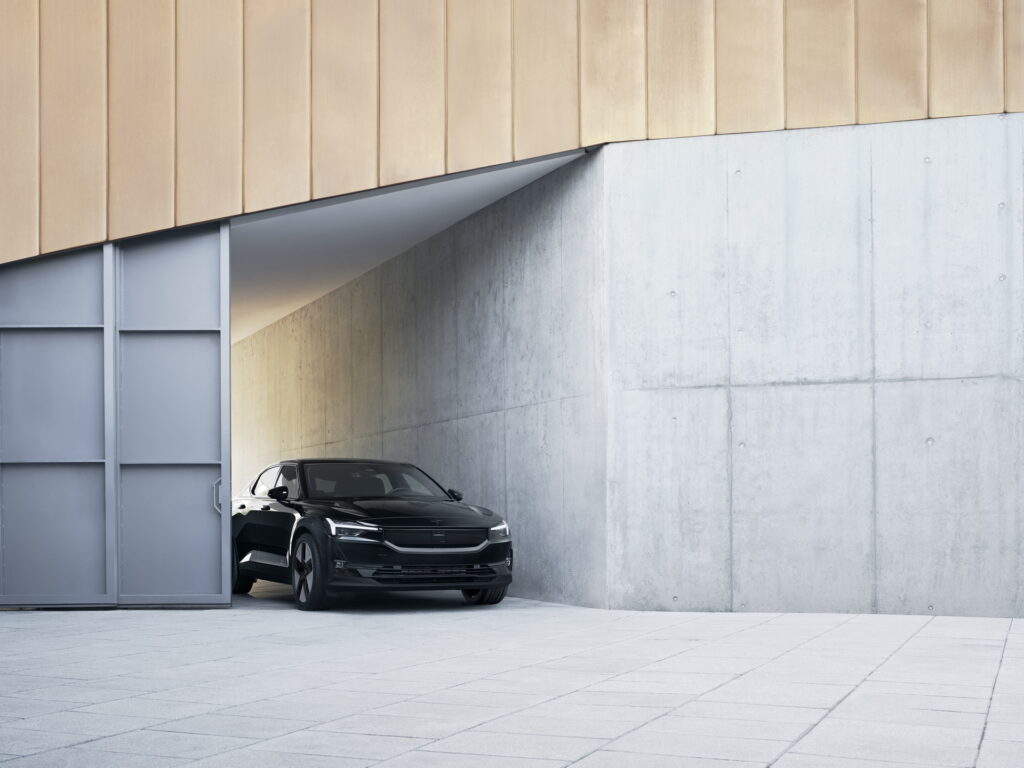 Polestar 2: le foto del restyling