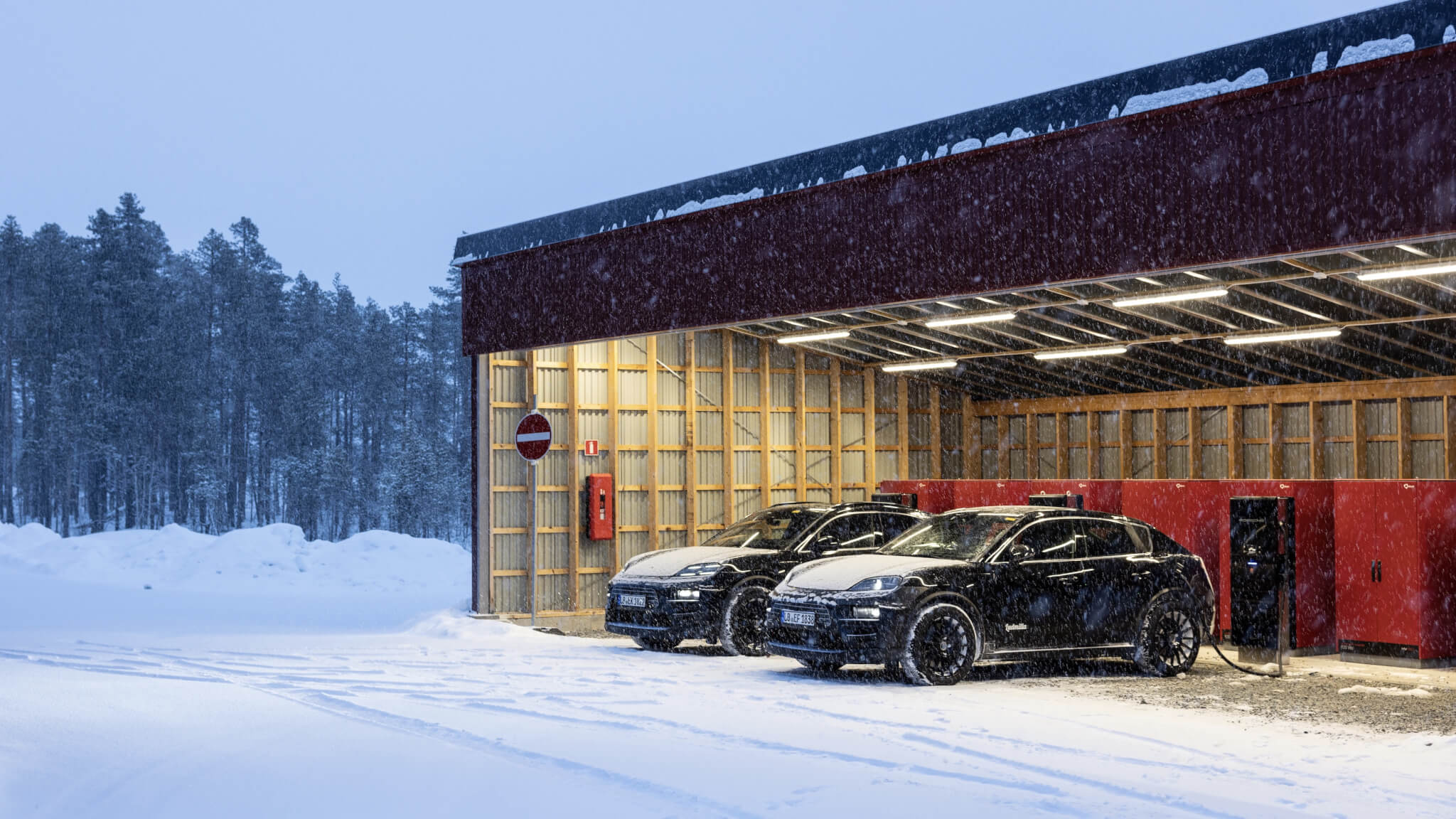 Porsche Macan EV: le prime foto ufficiali