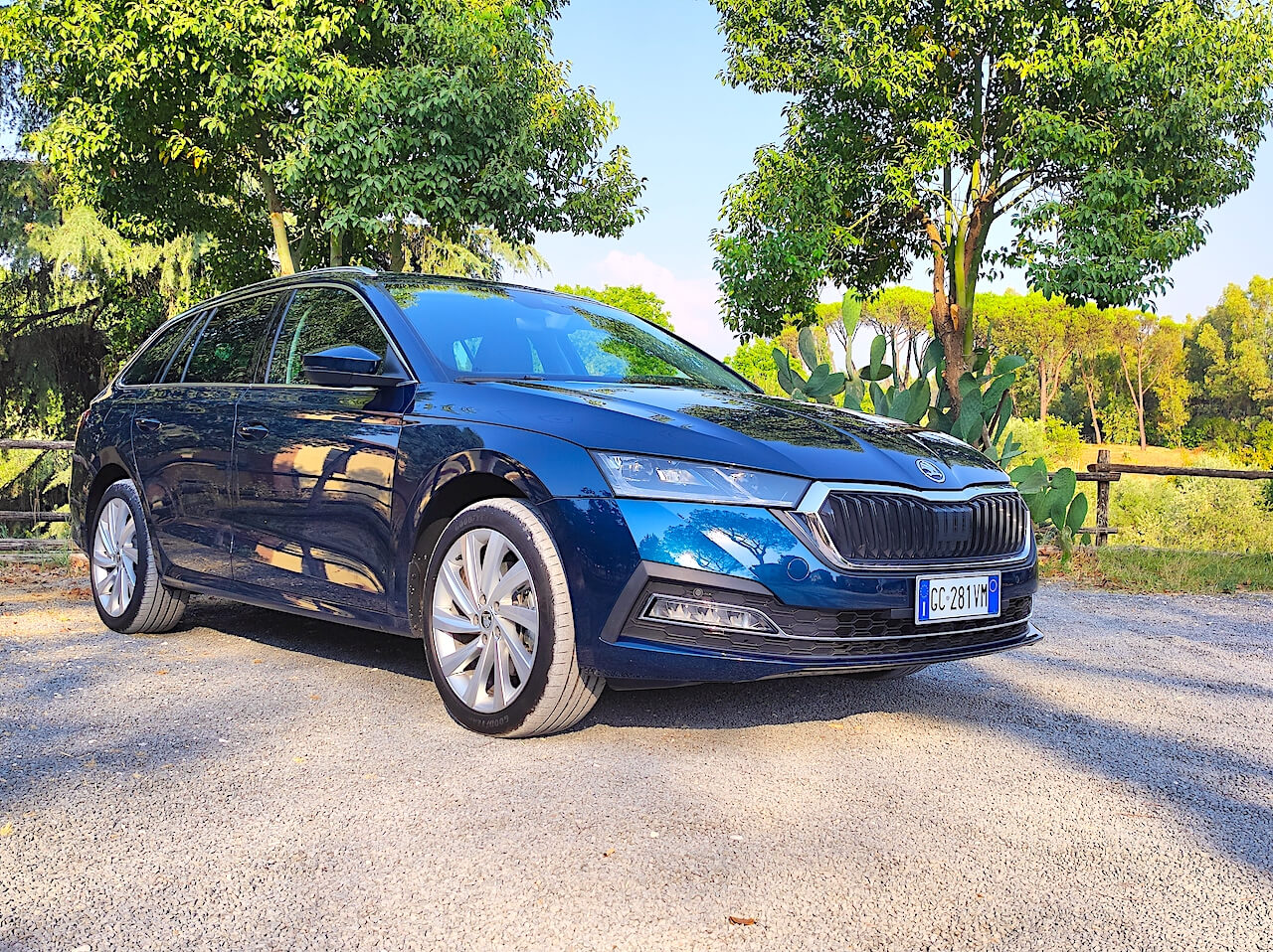 Skoda Octavia wagon: le versioni ibride in prova