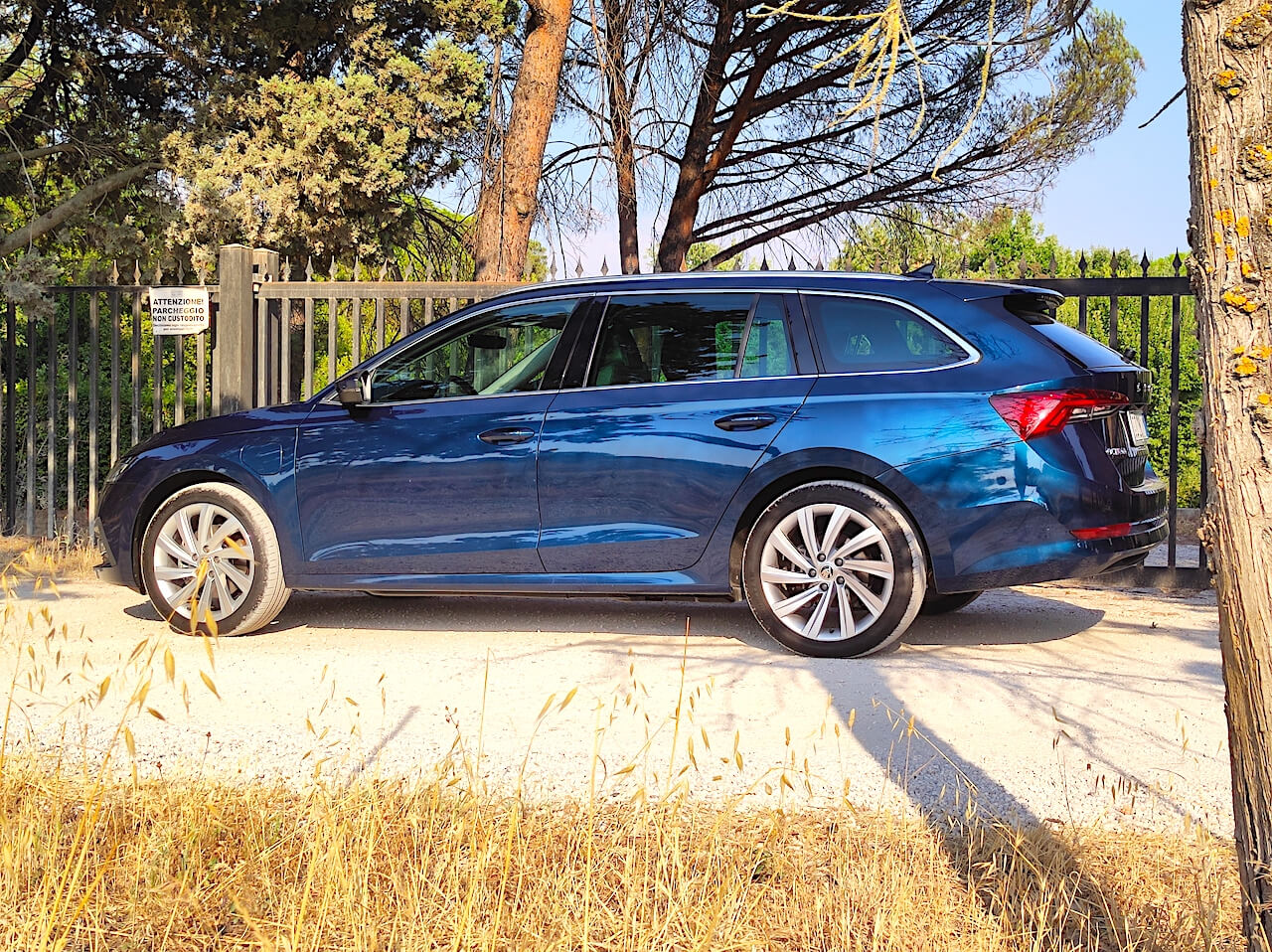 Skoda Octavia wagon: le versioni ibride in prova