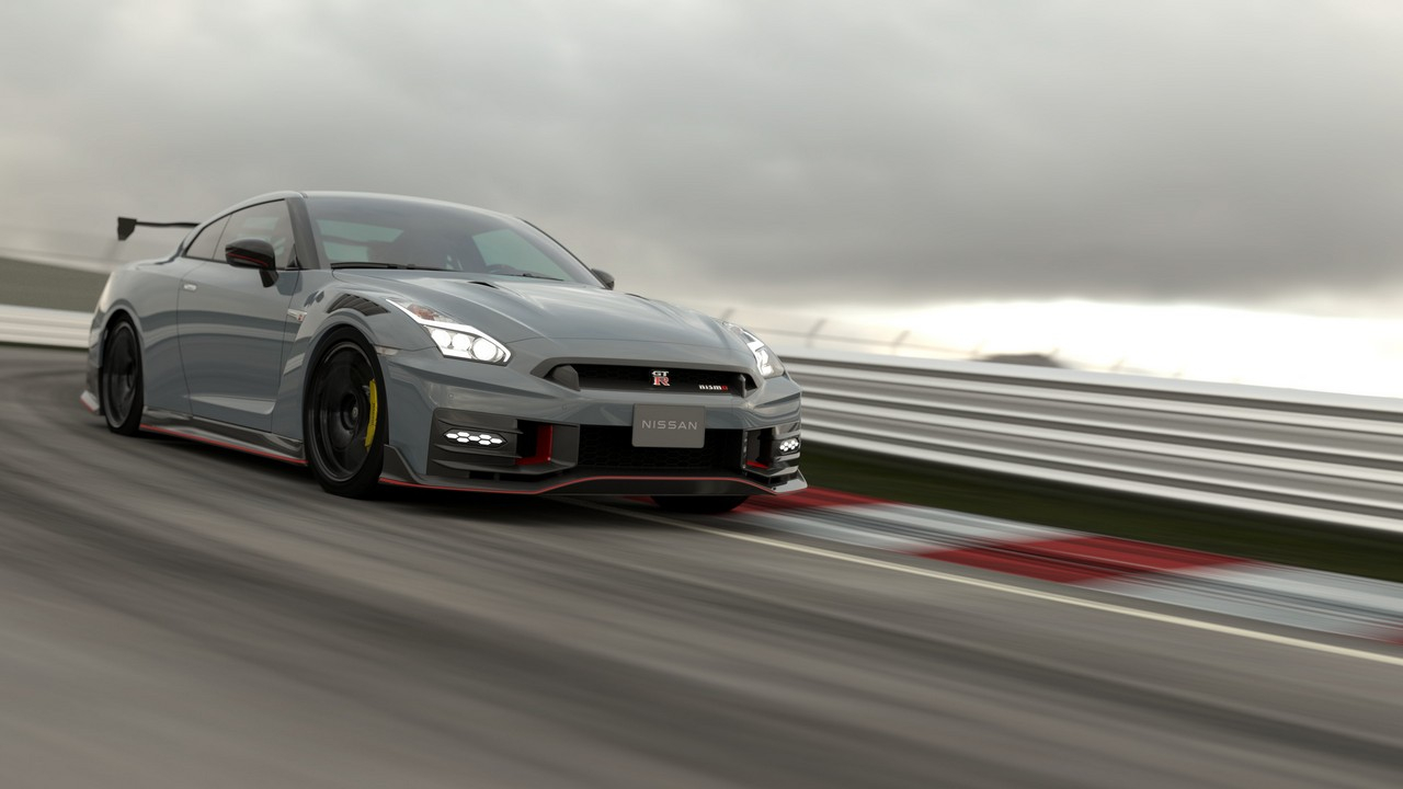 Nissan GT-R 2024: immagini ufficiali