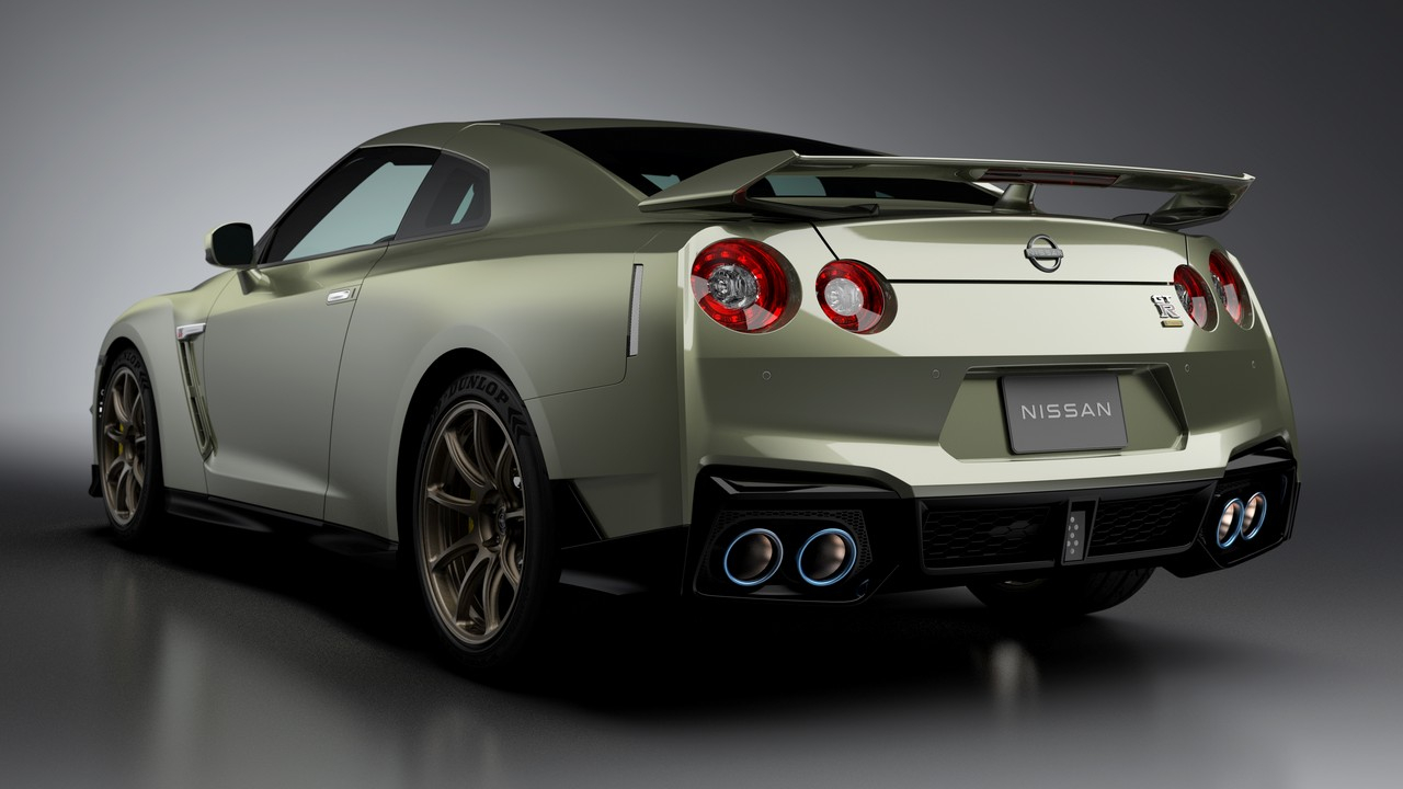 Nissan GT-R 2024