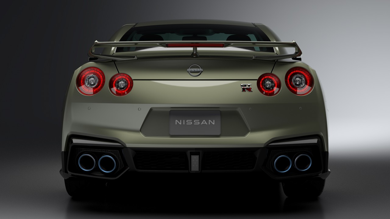 Nissan GT-R 2024