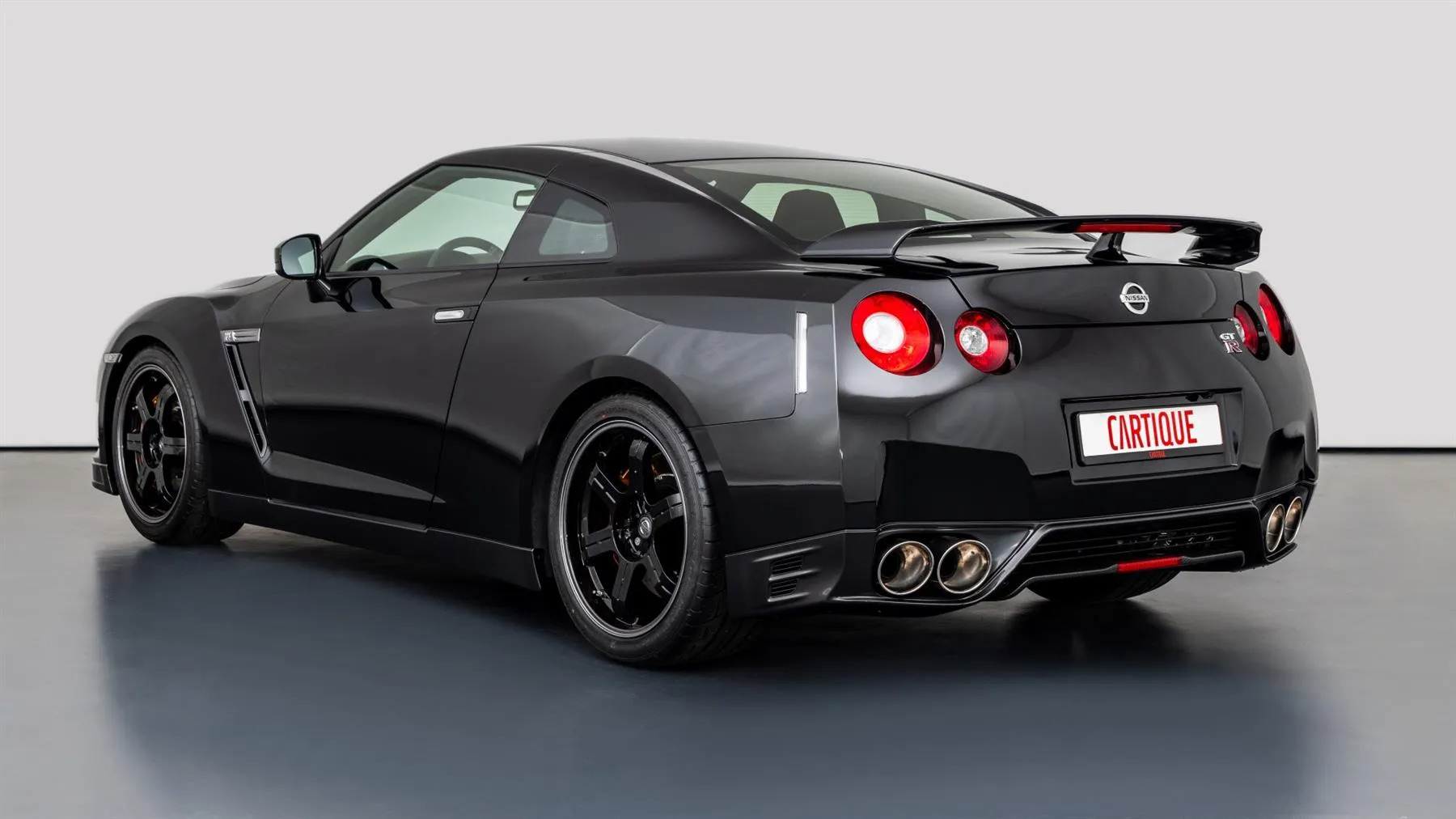 Nissan GT-R Black Edition Sebastian Vettel