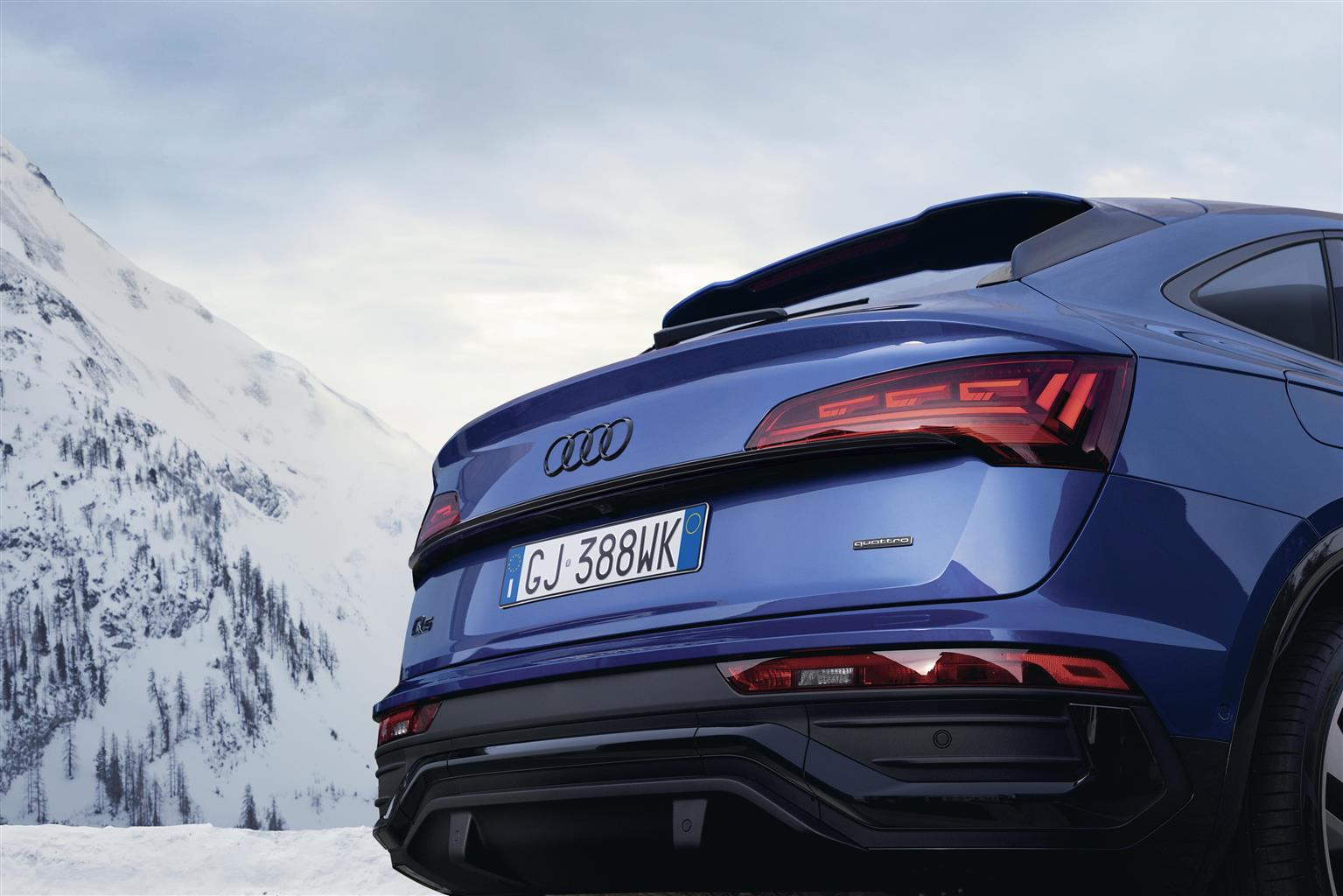 Audi A3, Q3 e Q5 Identity Black: le immagini ufficiali