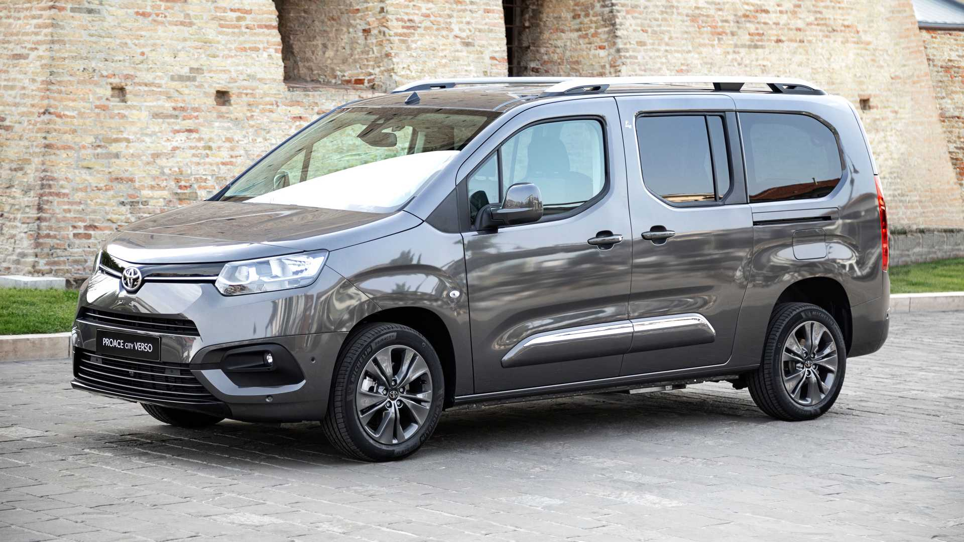 Toyota ProAce Verso e ProAce Verso City: le immagini ufficiali