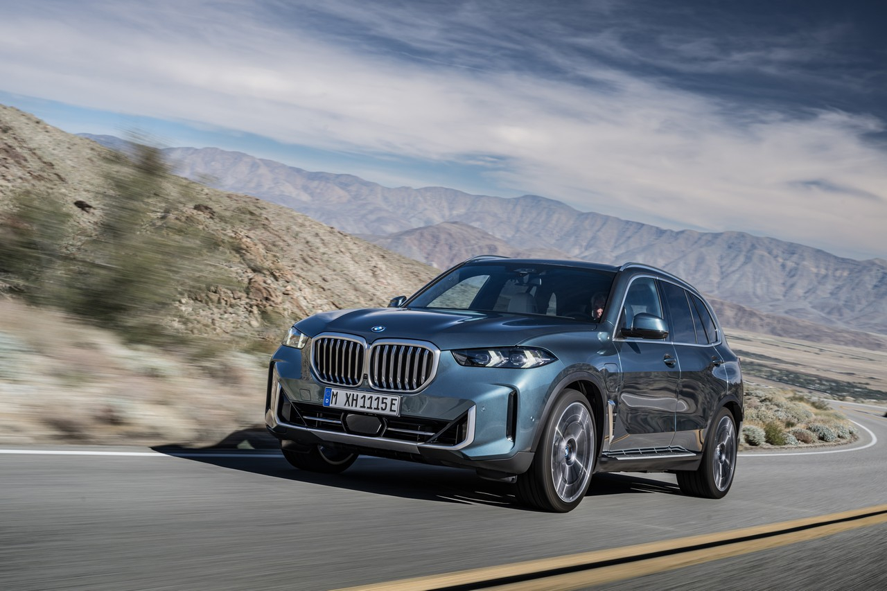 Bmw X5 e X6 2023: immagini ufficiali