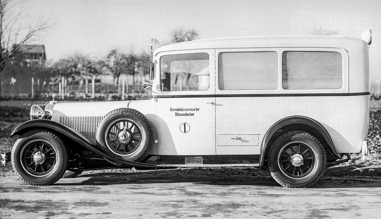 Ambulanza Mercedes-Benz 320 del 1937: immagini ufficiali