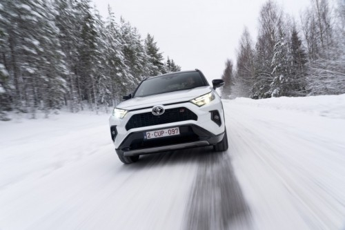 Toyota RAV4 GR Sport: le immagini ufficiali