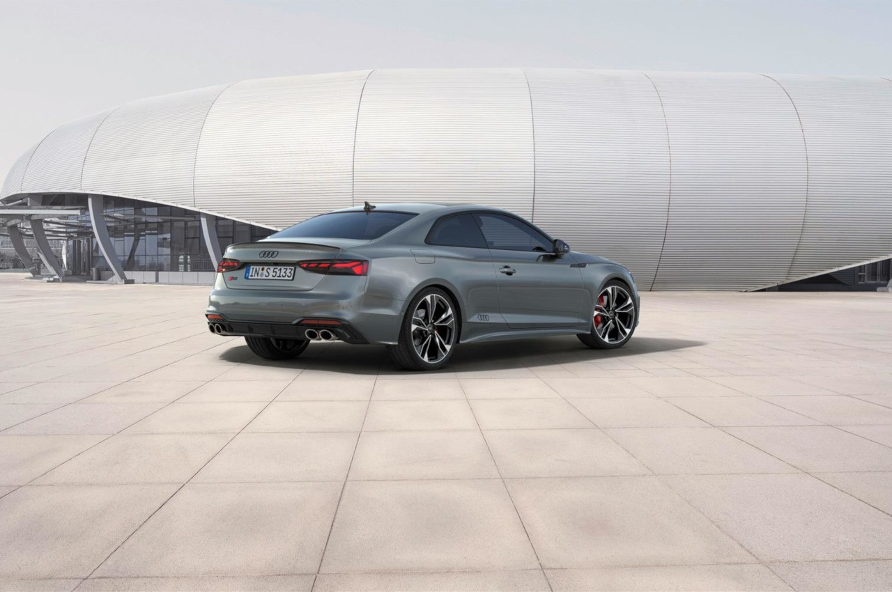 Audi S4 e Audi S5 Black edition 2023: immagini ufficiali