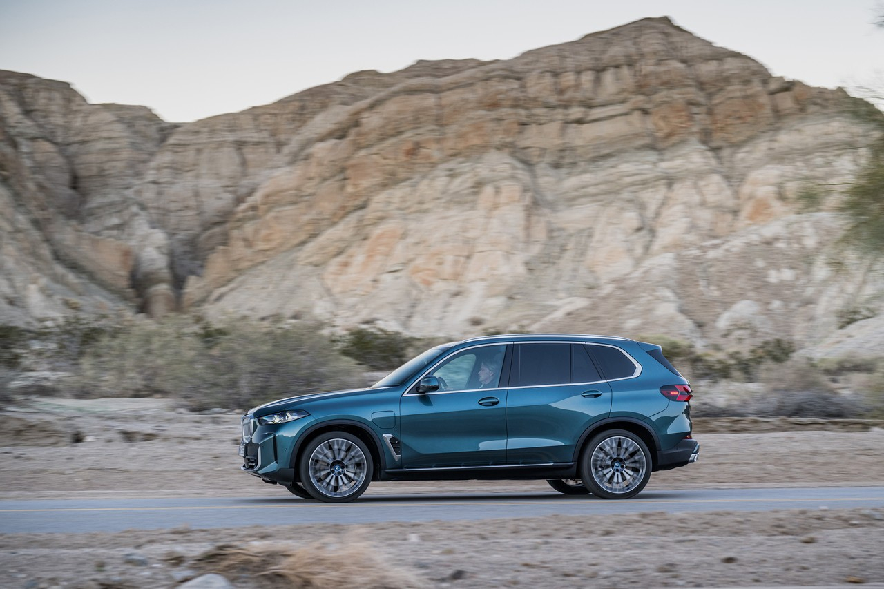 Bmw X5 e X6 2023: immagini ufficiali