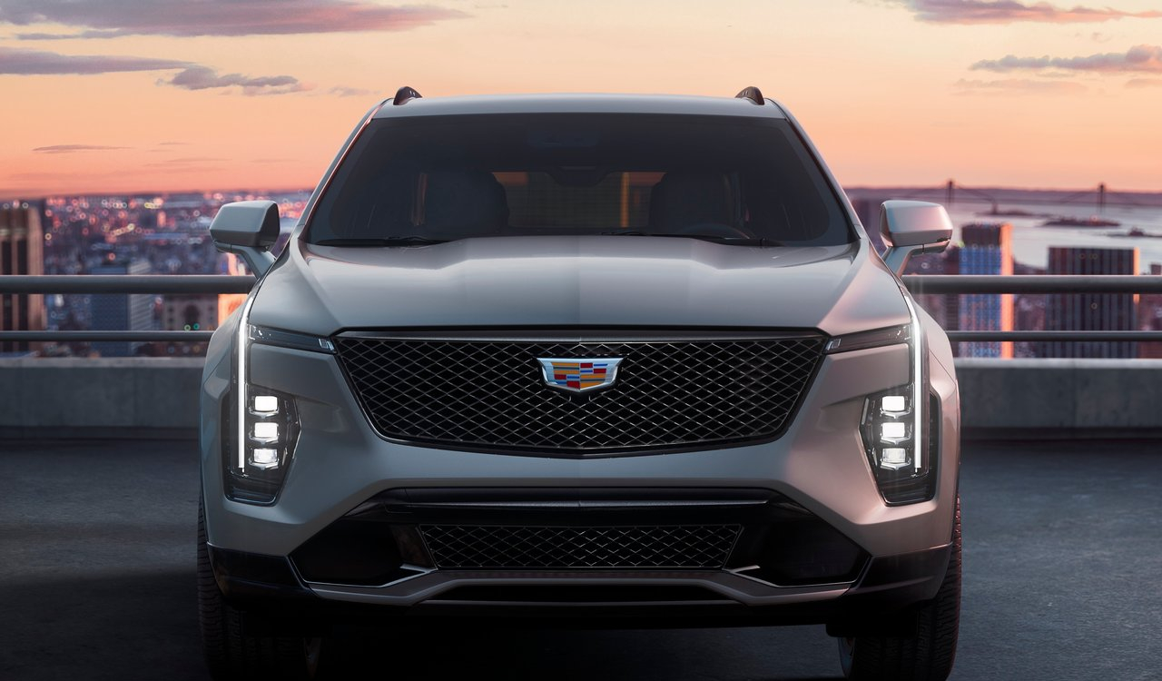 Cadillac XT4 restyling: le immagini ufficiali