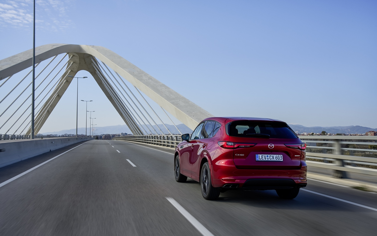 Mazda CX-60 e-Skyactiv D: nuove immagini ufficiali