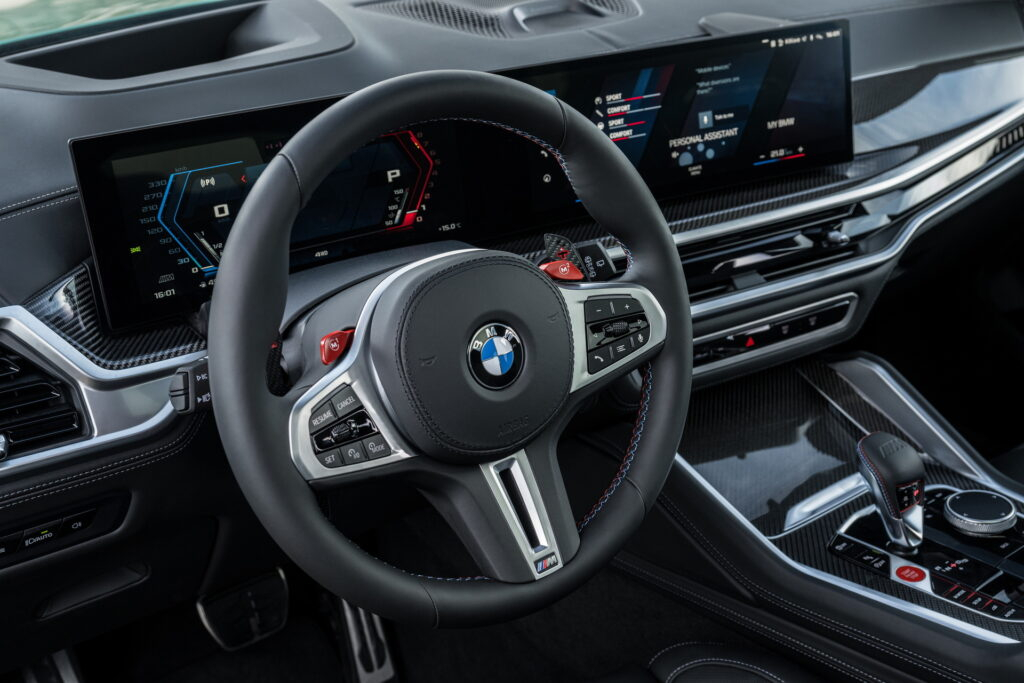 BMW X5 M e X6 M 2024: le foto