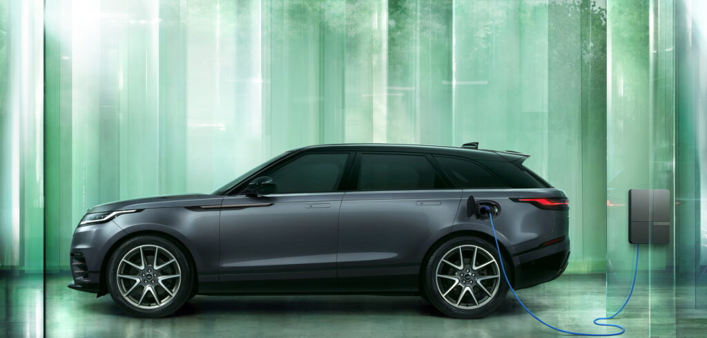 Range Rover Velar 2023: le foto