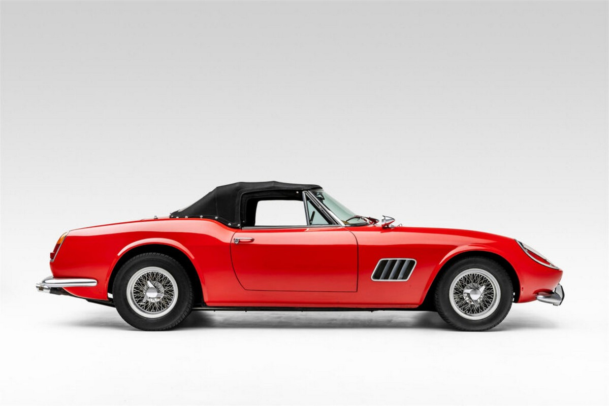 Ferrari 250 GT California Spyder replica