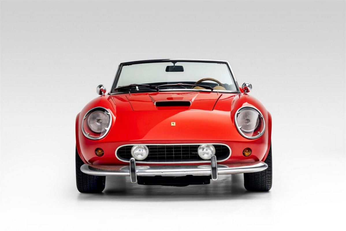 Ferrari 250 GT California Spyder replica